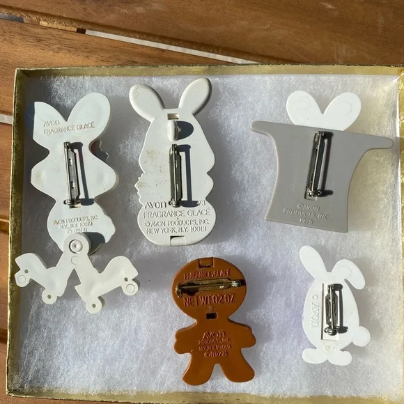 Collection of 5 1970s vintage pins - Picture 7 of 10